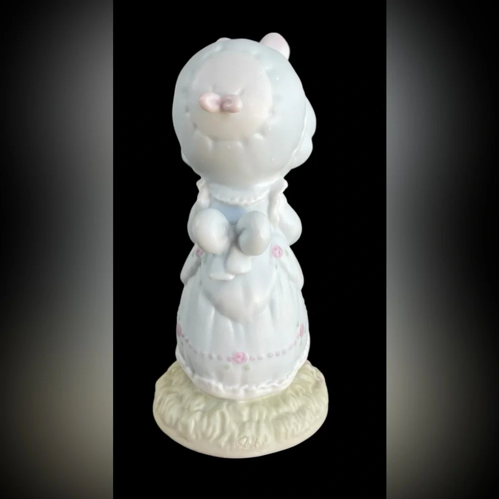 Precious Moments Figurine - Picture 5 of 10